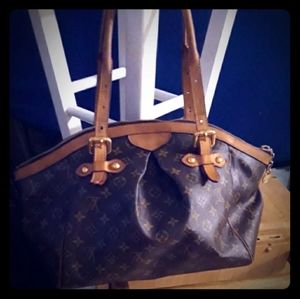 !!AUTHENTIC!! Discontinued Louis Voitton Tivoli GM